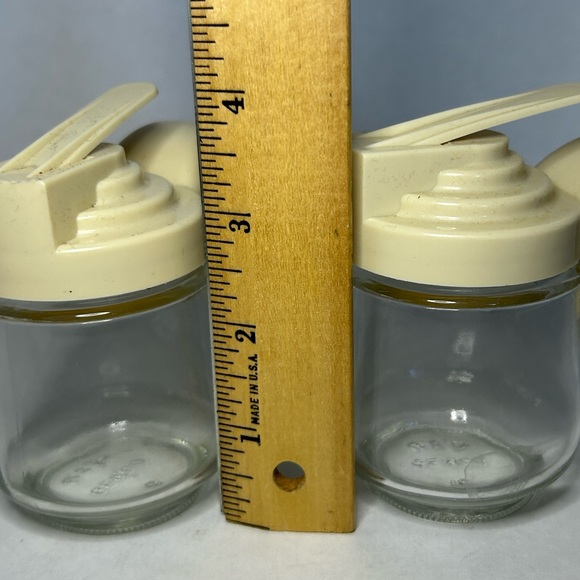 Set Of 2‎ Vintage Gemco Glass Syrup Dispenser Flip Top Off White Plastic Lid - Picture 4 of 4